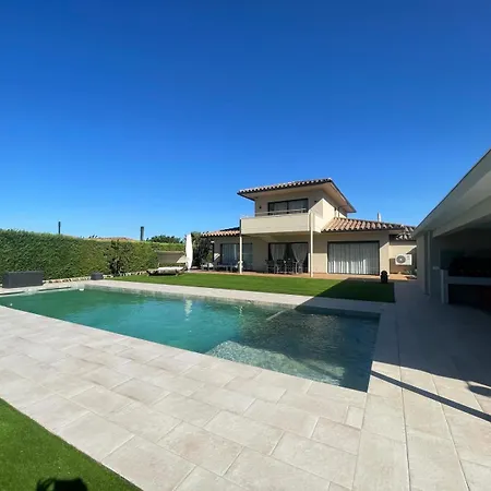 Vila Bali Torremirona Golf Navata